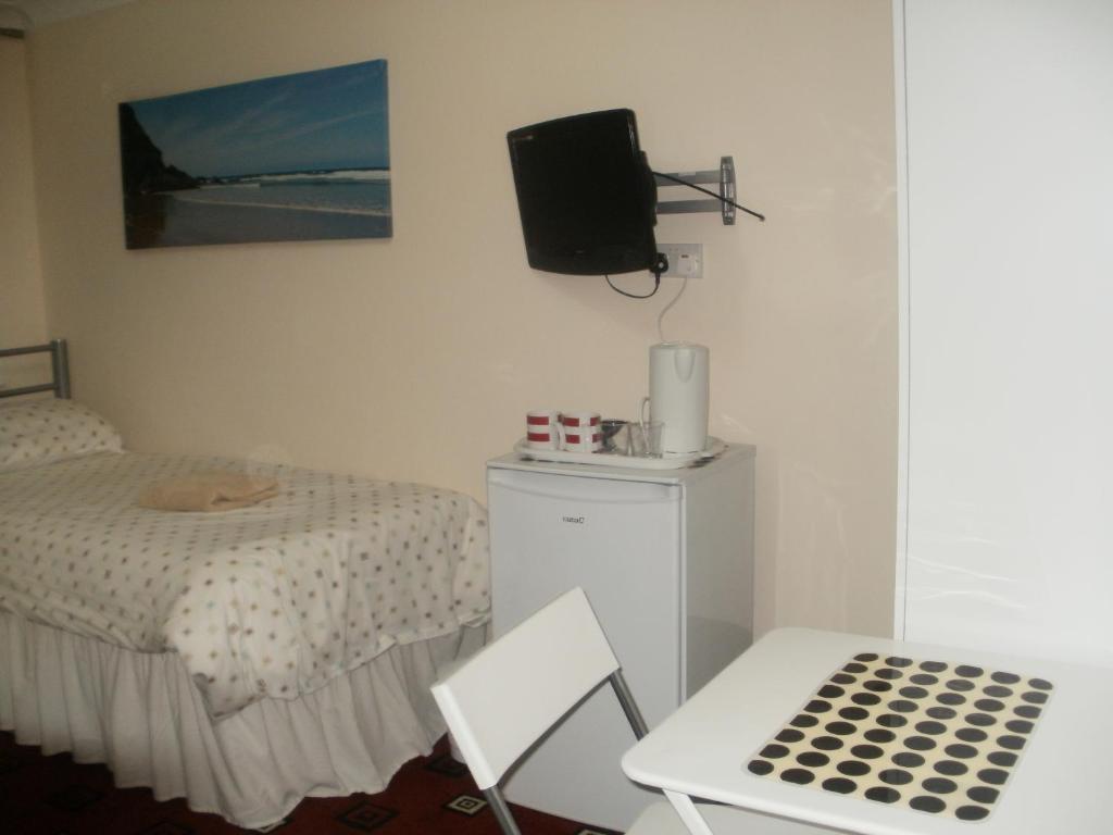 London Heathrow Guesthouse Хилингдън Стая снимка