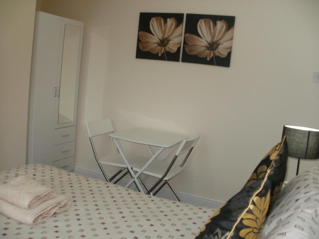 London Heathrow Guesthouse Хилингдън Стая снимка
