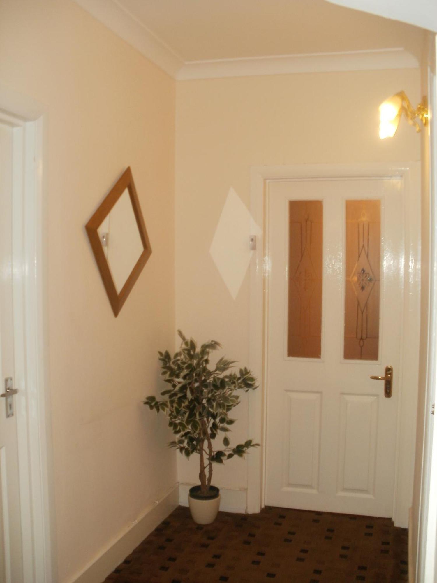London Heathrow Guesthouse Хилингдън Екстериор снимка