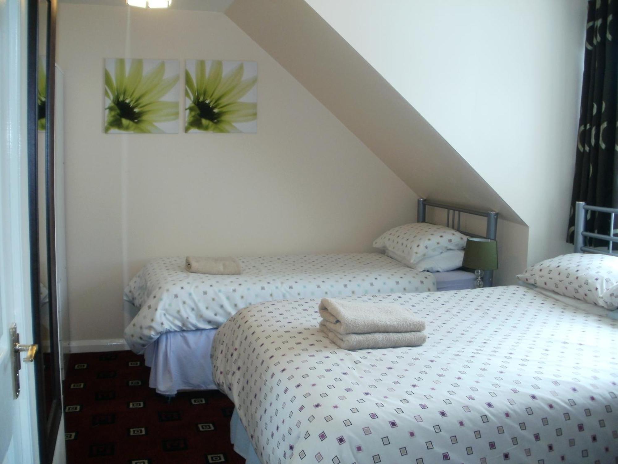 London Heathrow Guesthouse Хилингдън Екстериор снимка
