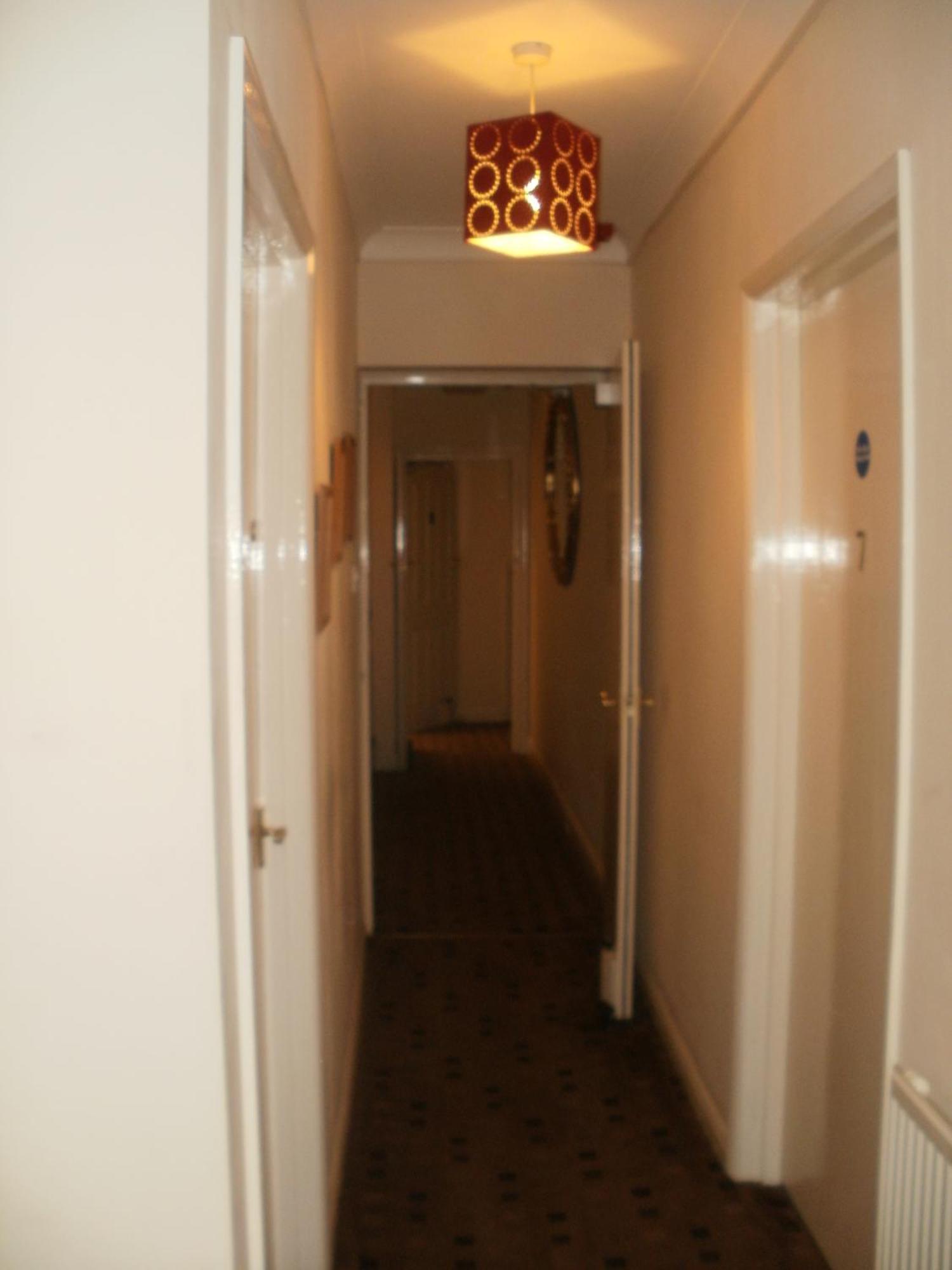 London Heathrow Guesthouse Хилингдън Екстериор снимка
