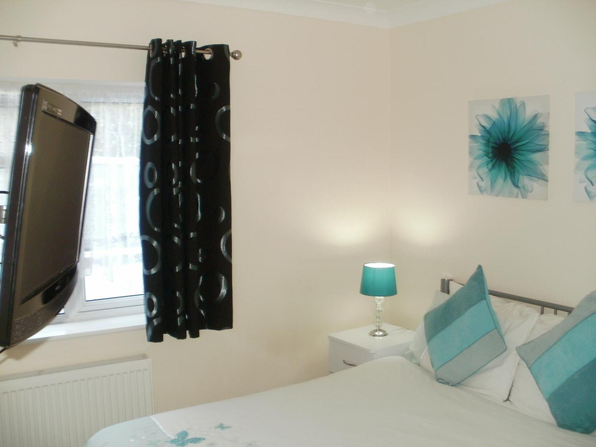 London Heathrow Guesthouse Хилингдън Екстериор снимка